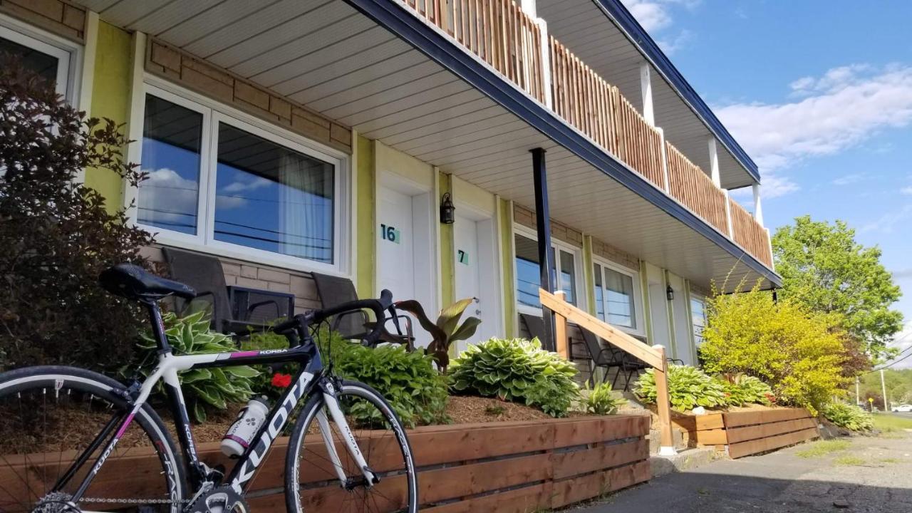 Auberge Happy Logis Lac-Etchemin Buitenkant foto