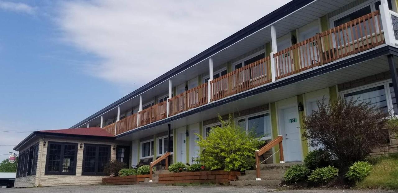 Auberge Happy Logis Lac-Etchemin Buitenkant foto